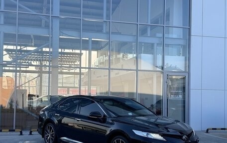 Toyota Camry, 2018 год, 2 120 000 рублей, 2 фотография