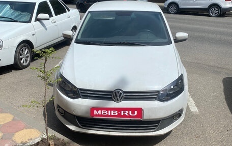 Volkswagen Polo VI (EU Market), 2015 год, 690 000 рублей, 2 фотография