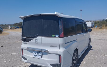 Honda Stepwgn IV, 2021 год, 3 100 000 рублей, 2 фотография