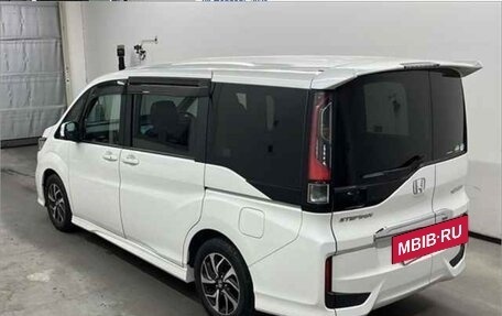 Honda Stepwgn IV, 2021 год, 3 100 000 рублей, 5 фотография