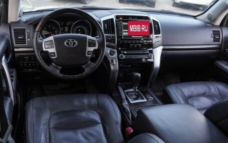 Toyota Land Cruiser 200, 2015 год, 3 950 000 рублей, 6 фотография