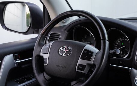 Toyota Land Cruiser 200, 2015 год, 3 950 000 рублей, 21 фотография