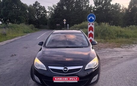 Opel Astra J, 2011 год, 750 000 рублей, 2 фотография