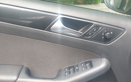Volkswagen Jetta VI, 2013 год, 1 400 000 рублей, 12 фотография