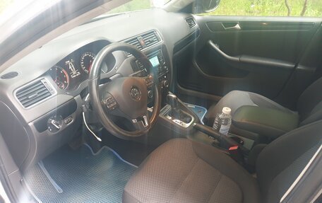 Volkswagen Jetta VI, 2013 год, 1 400 000 рублей, 13 фотография