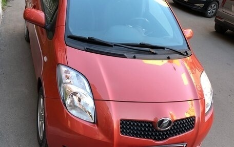 Toyota Yaris III рестайлинг, 2006 год, 500 000 рублей, 2 фотография
