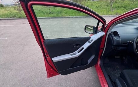 Toyota Yaris III рестайлинг, 2006 год, 500 000 рублей, 9 фотография