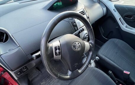 Toyota Yaris III рестайлинг, 2006 год, 500 000 рублей, 7 фотография