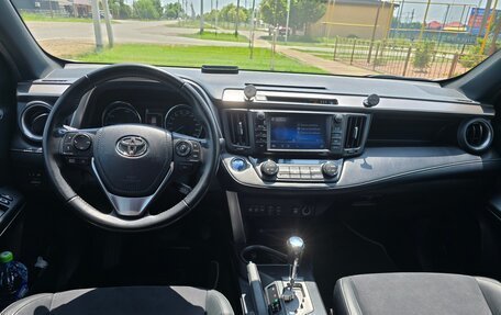 Toyota RAV4, 2017 год, 2 990 000 рублей, 7 фотография