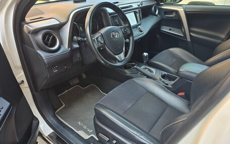 Toyota RAV4, 2017 год, 2 990 000 рублей, 18 фотография