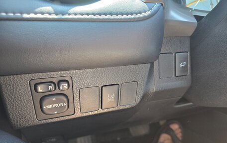 Toyota RAV4, 2017 год, 2 990 000 рублей, 12 фотография