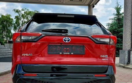 Toyota RAV4, 2021 год, 4 200 000 рублей, 4 фотография