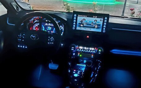 Toyota RAV4, 2021 год, 4 200 000 рублей, 28 фотография