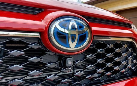 Toyota RAV4, 2021 год, 4 200 000 рублей, 32 фотография