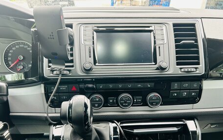 Volkswagen Multivan T6 рестайлинг, 2019 год, 6 150 000 рублей, 17 фотография