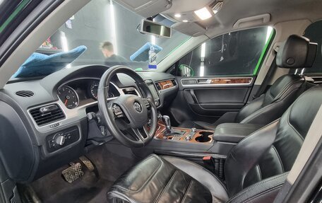 Volkswagen Touareg III, 2011 год, 2 100 000 рублей, 4 фотография