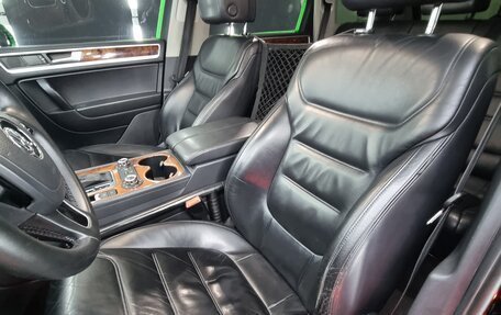 Volkswagen Touareg III, 2011 год, 2 100 000 рублей, 6 фотография