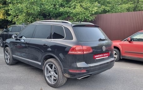 Volkswagen Touareg III, 2011 год, 2 100 000 рублей, 3 фотография