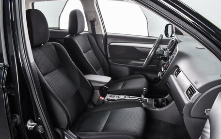 Mitsubishi Outlander III рестайлинг 3, 2013 год, 1 579 000 рублей, 8 фотография