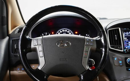 Hyundai H-1 II рестайлинг, 2016 год, 1 989 000 рублей, 14 фотография