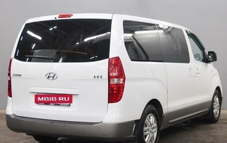 Hyundai H-1 II рестайлинг, 2016 год, 1 989 000 рублей, 5 фотография