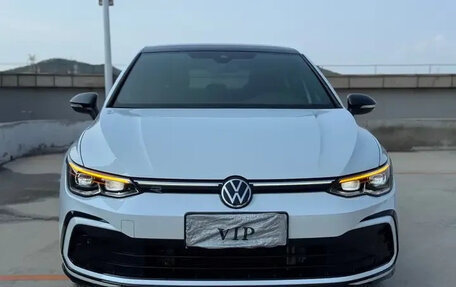 Volkswagen Golf VIII, 2022 год, 1 727 080 рублей, 2 фотография