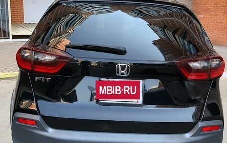 Honda Fit, 2020 год, 1 700 000 рублей, 3 фотография