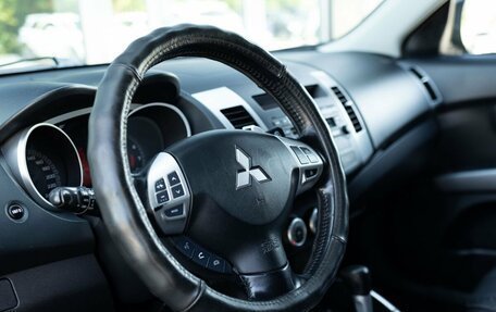 Mitsubishi Outlander III рестайлинг 3, 2006 год, 1 250 000 рублей, 11 фотография