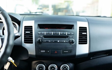 Mitsubishi Outlander III рестайлинг 3, 2006 год, 1 250 000 рублей, 14 фотография