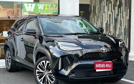 Toyota Yaris Cross, 2022 год, 1 690 000 рублей, 4 фотография