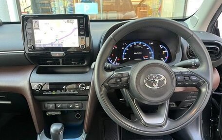 Toyota Yaris Cross, 2022 год, 1 690 000 рублей, 10 фотография