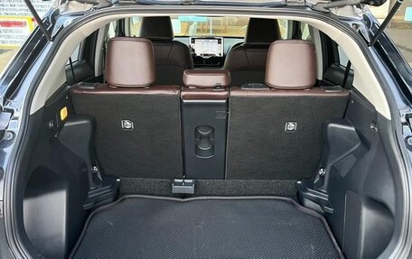 Toyota Yaris Cross, 2022 год, 1 690 000 рублей, 22 фотография