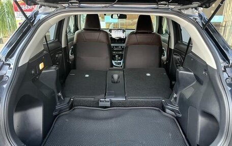 Toyota Yaris Cross, 2022 год, 1 690 000 рублей, 23 фотография