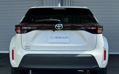 Toyota Yaris Cross, 2022 год, 1 326 000 рублей, 6 фотография