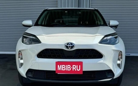 Toyota Yaris Cross, 2022 год, 1 326 000 рублей, 2 фотография