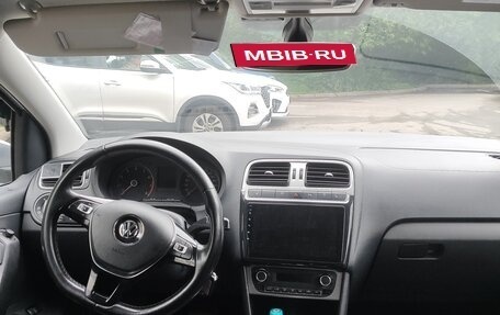 Volkswagen Polo VI (EU Market), 2018 год, 1 050 000 рублей, 5 фотография