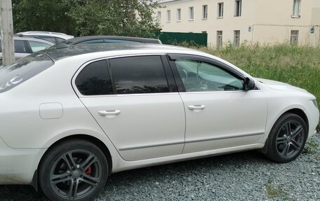 Skoda Superb III рестайлинг, 2010 год, 990 000 рублей, 5 фотография