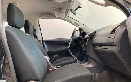 Isuzu D-Max II, 2017 год, 1 790 000 рублей, 15 фотография