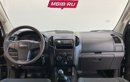 Isuzu D-Max II, 2017 год, 1 790 000 рублей, 10 фотография