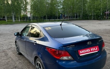 Hyundai Solaris II рестайлинг, 2011 год, 800 000 рублей, 4 фотография