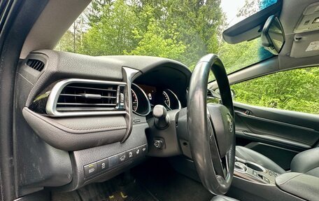 Toyota Camry, 2019 год, 2 450 000 рублей, 13 фотография