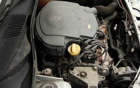 Renault Clio III, 2001 год, 235 000 рублей, 9 фотография