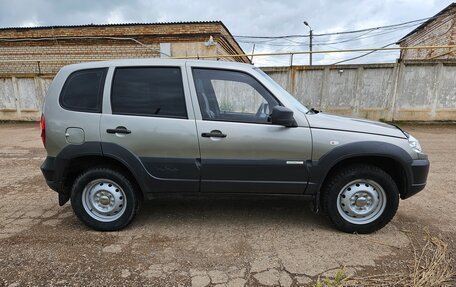 Chevrolet Niva I рестайлинг, 2012 год, 430 000 рублей, 4 фотография