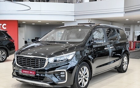 KIA Carnival III, 2018 год, 2 450 000 рублей, 1 фотография