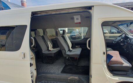 Toyota HiAce H200, 2014 год, 2 100 000 рублей, 17 фотография
