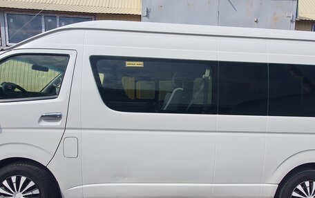 Toyota HiAce H200, 2014 год, 2 100 000 рублей, 9 фотография