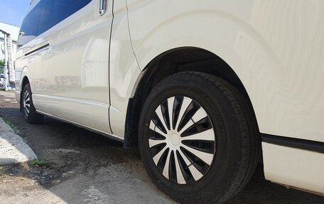 Toyota HiAce H200, 2014 год, 2 100 000 рублей, 10 фотография
