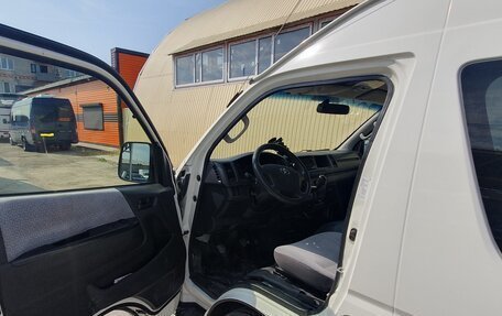 Toyota HiAce H200, 2014 год, 2 100 000 рублей, 11 фотография