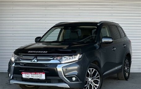 Mitsubishi Outlander III рестайлинг 3, 2018 год, 2 995 000 рублей, 1 фотография
