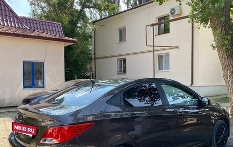 Hyundai Solaris II рестайлинг, 2015 год, 950 000 рублей, 4 фотография
